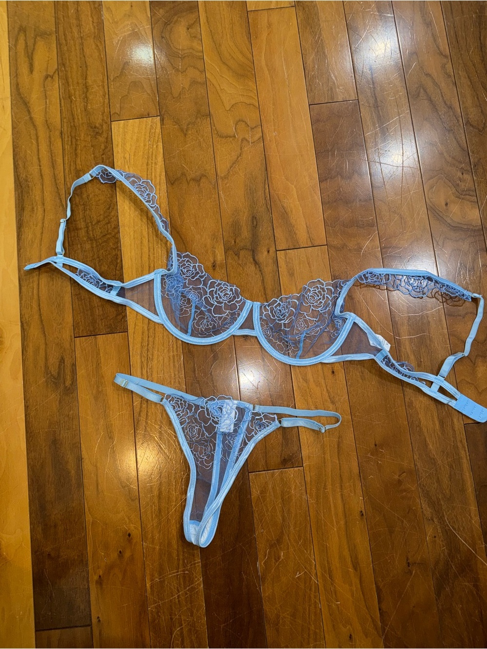 Sheer Lace Underwire Bra & Thong Set - Light Blue